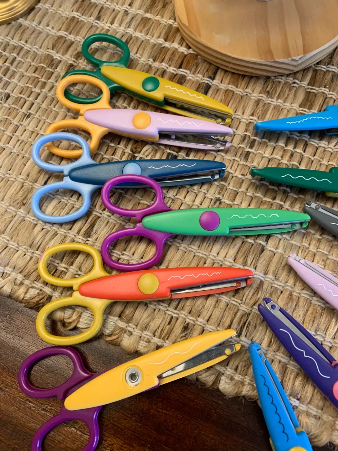 Craft Scissors - Decorative Edge image indicator(3)