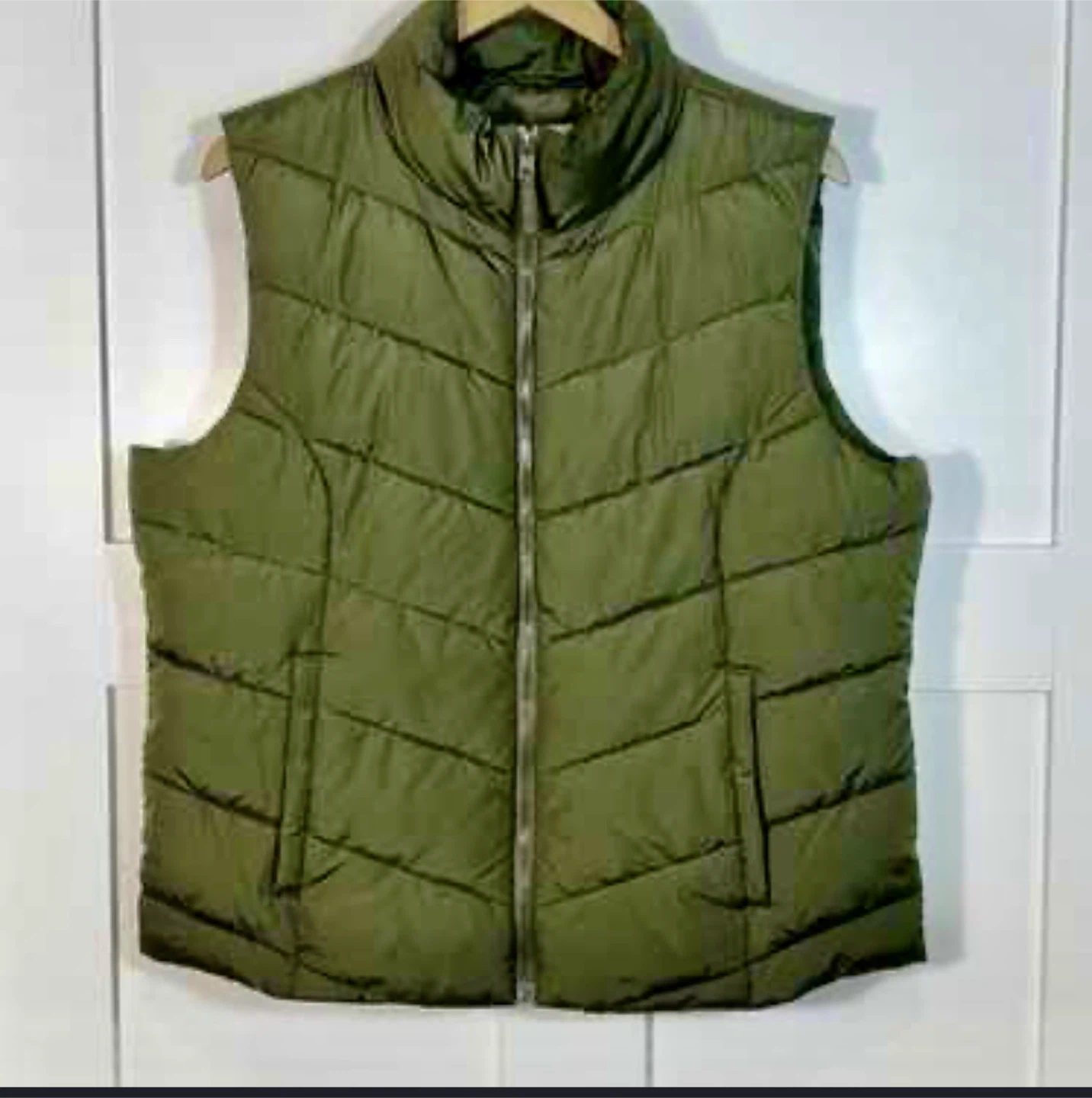 Etam Olive Green Puffer Vest - Size 16
