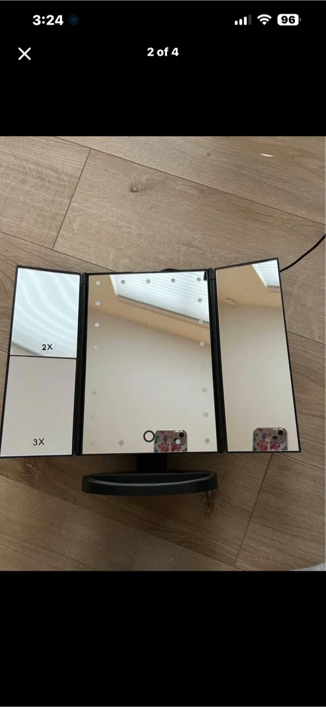 EmaxDesign Tri-Fold Lighted Vanity Mirror image indicator(4)