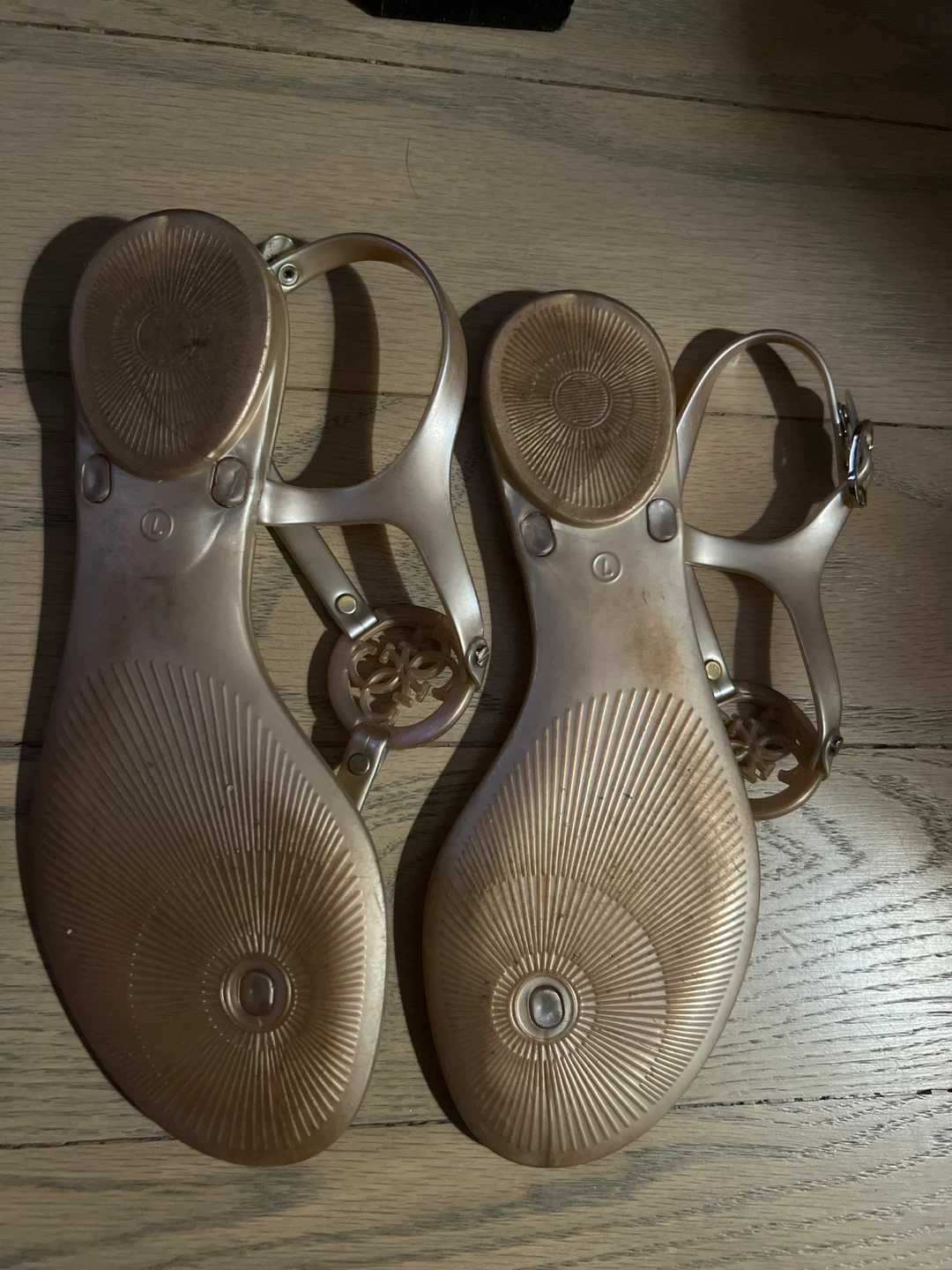 Guess Jelly Thong Sandals - Size 7 - photo 3