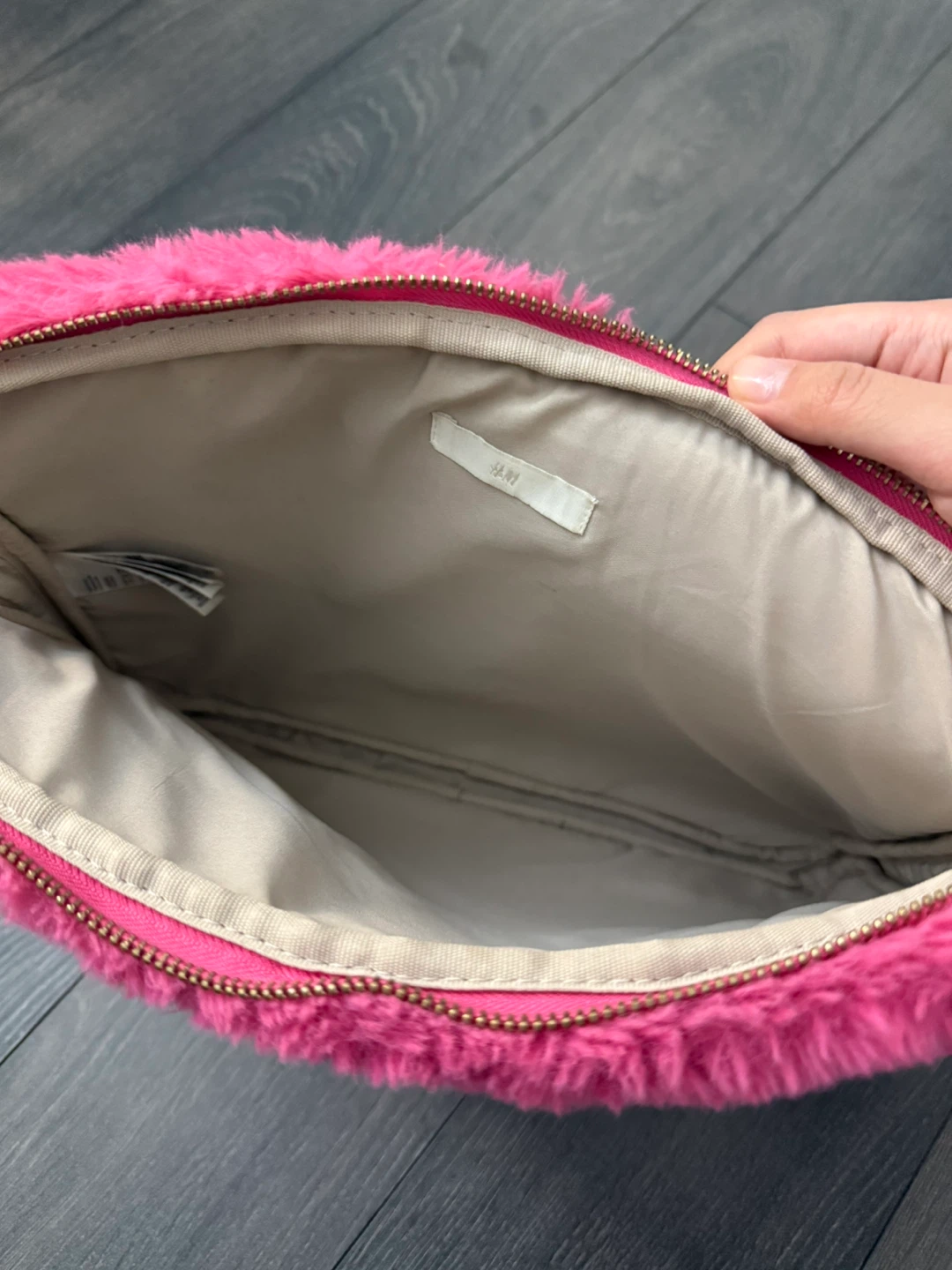 H&M Pink Fuzzy Laptop Pouch - photo 2