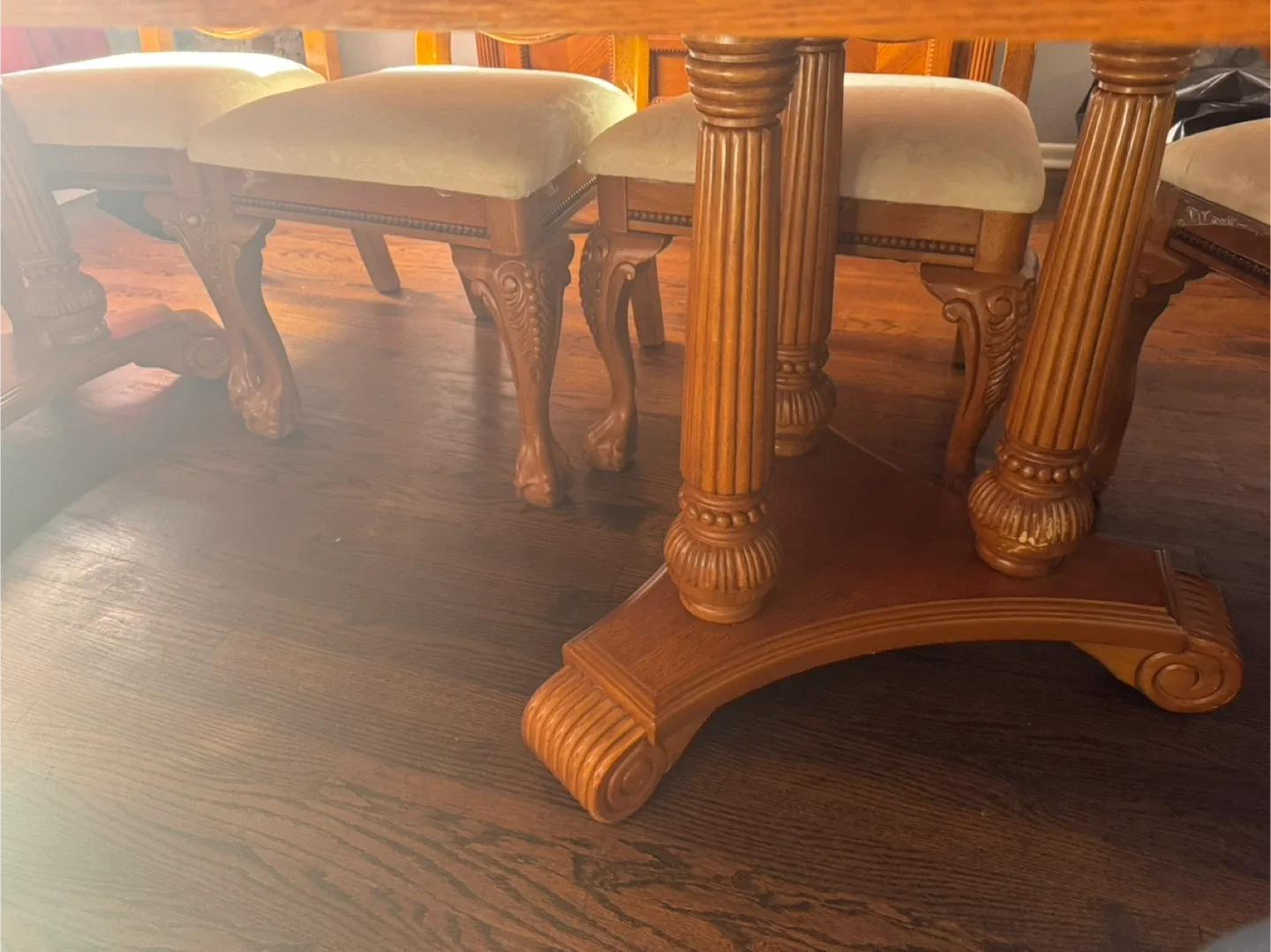 Dining Room Set - Table & Chairs image indicator(3)