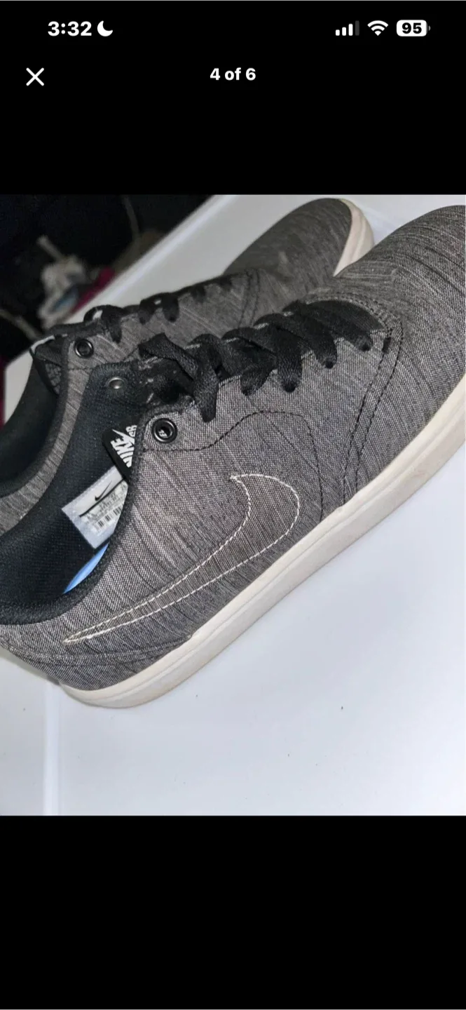 Nike SB Check Skate Shoes - US 8.5 image indicator(4)