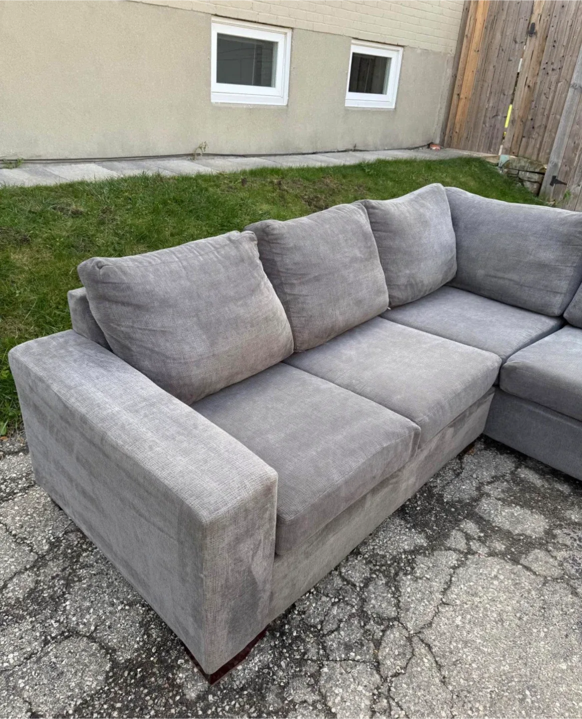 Leon's sectional in grey image indicator(5)