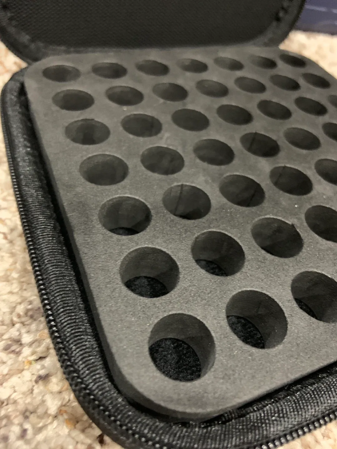 Aroma Ready Essential Oil Carrying Case image indicator(2)