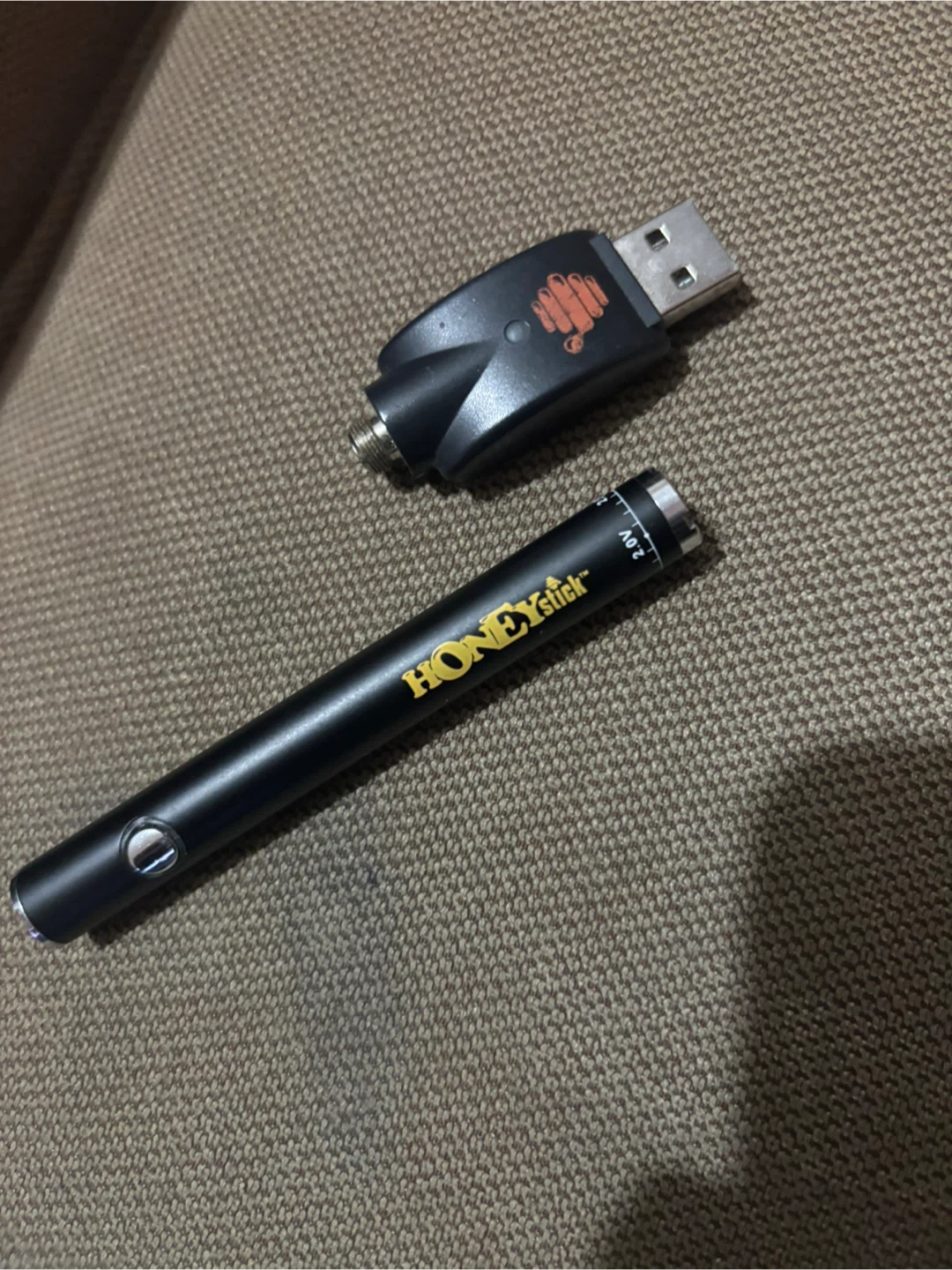 HoneyStick Black Vaporizer with Charger