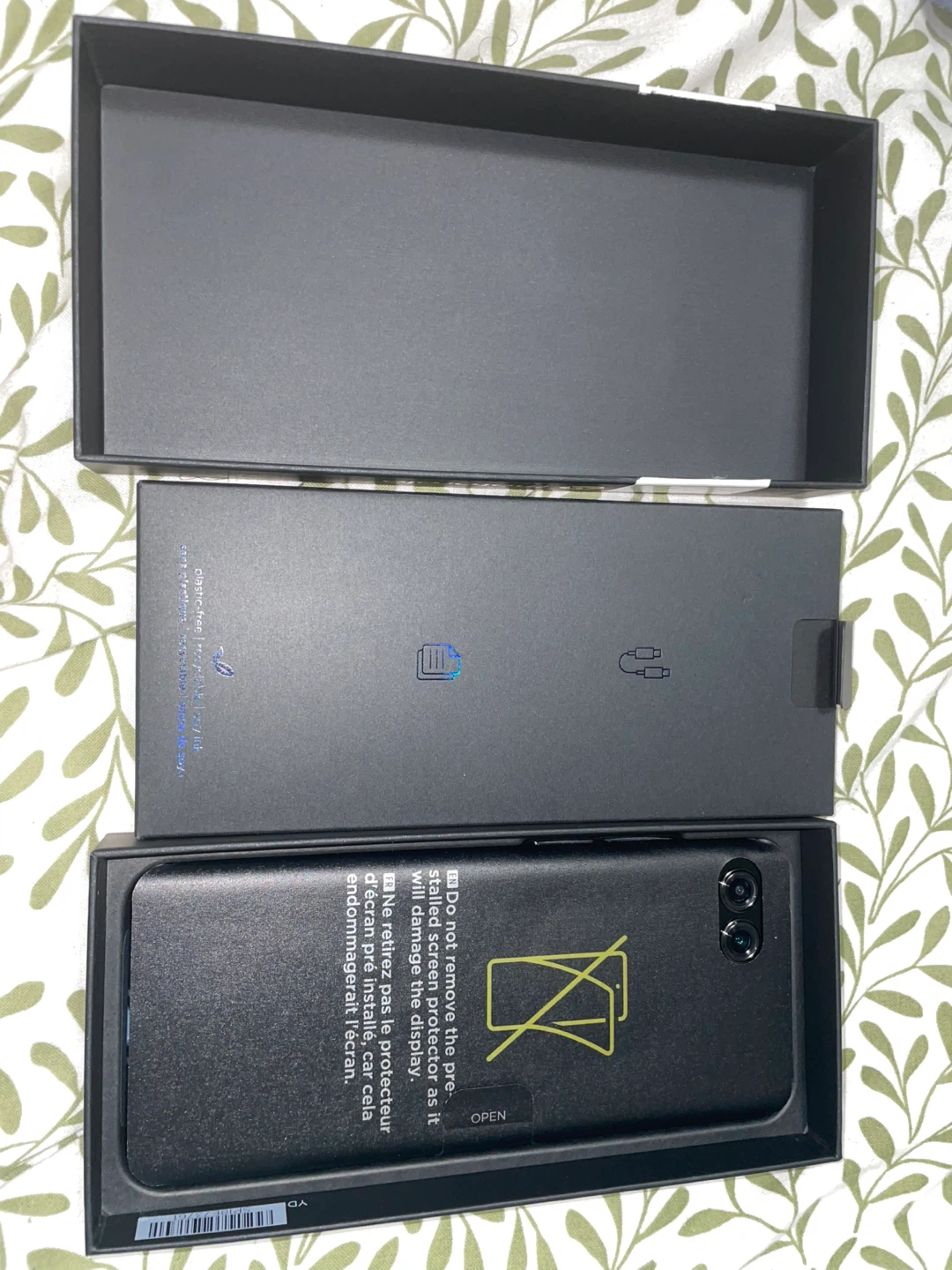 Motorola Razr 5G 2025- New!