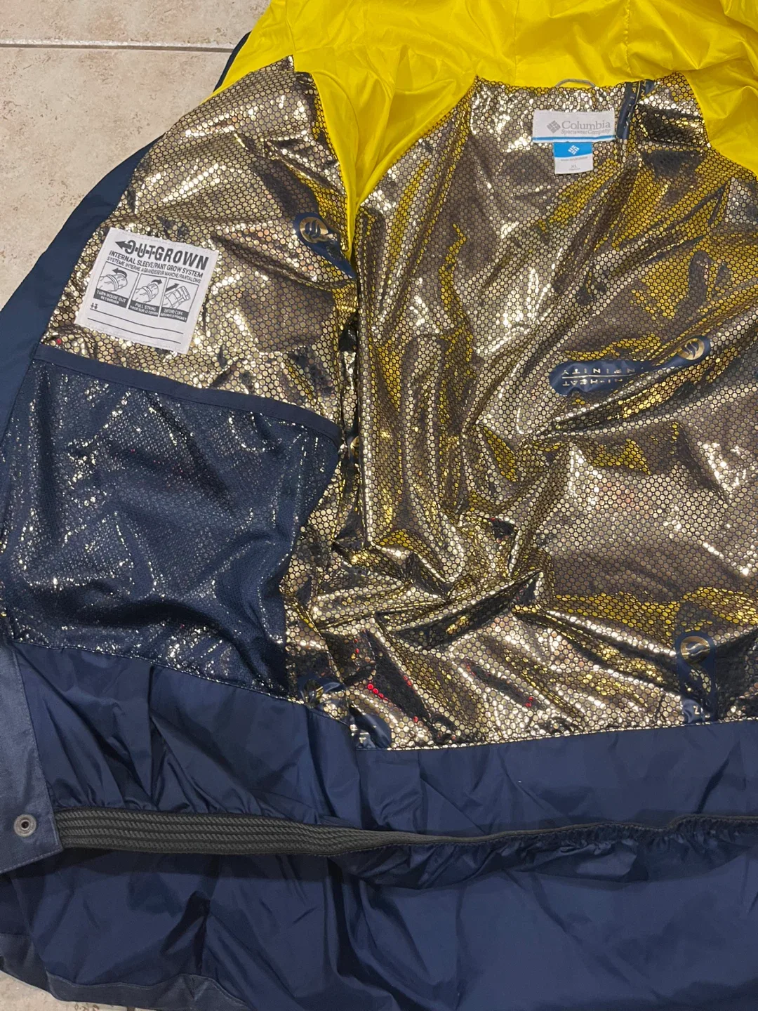 Columbia Youth Puffer Jacket - Size XL image indicator(5)