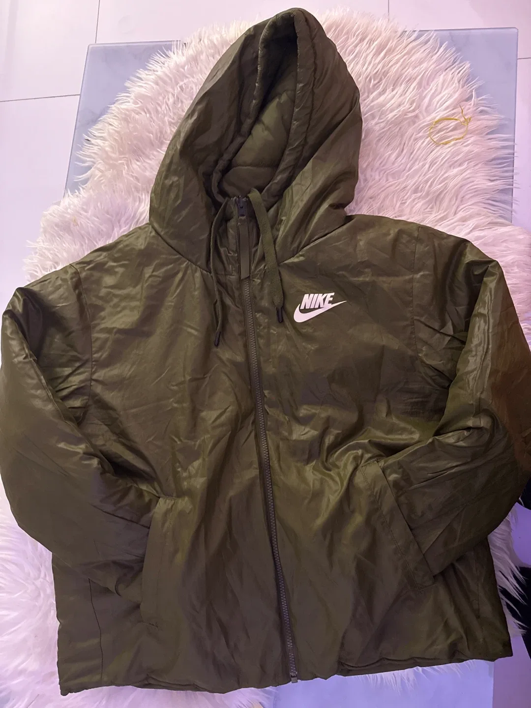 Size L Nike Puffer Jacket Olive Green image indicator(10)