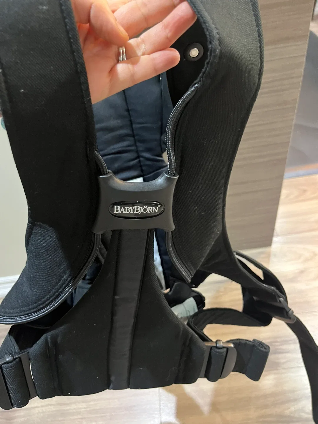 BabyBjörn Baby Carrier - Black image indicator(2)