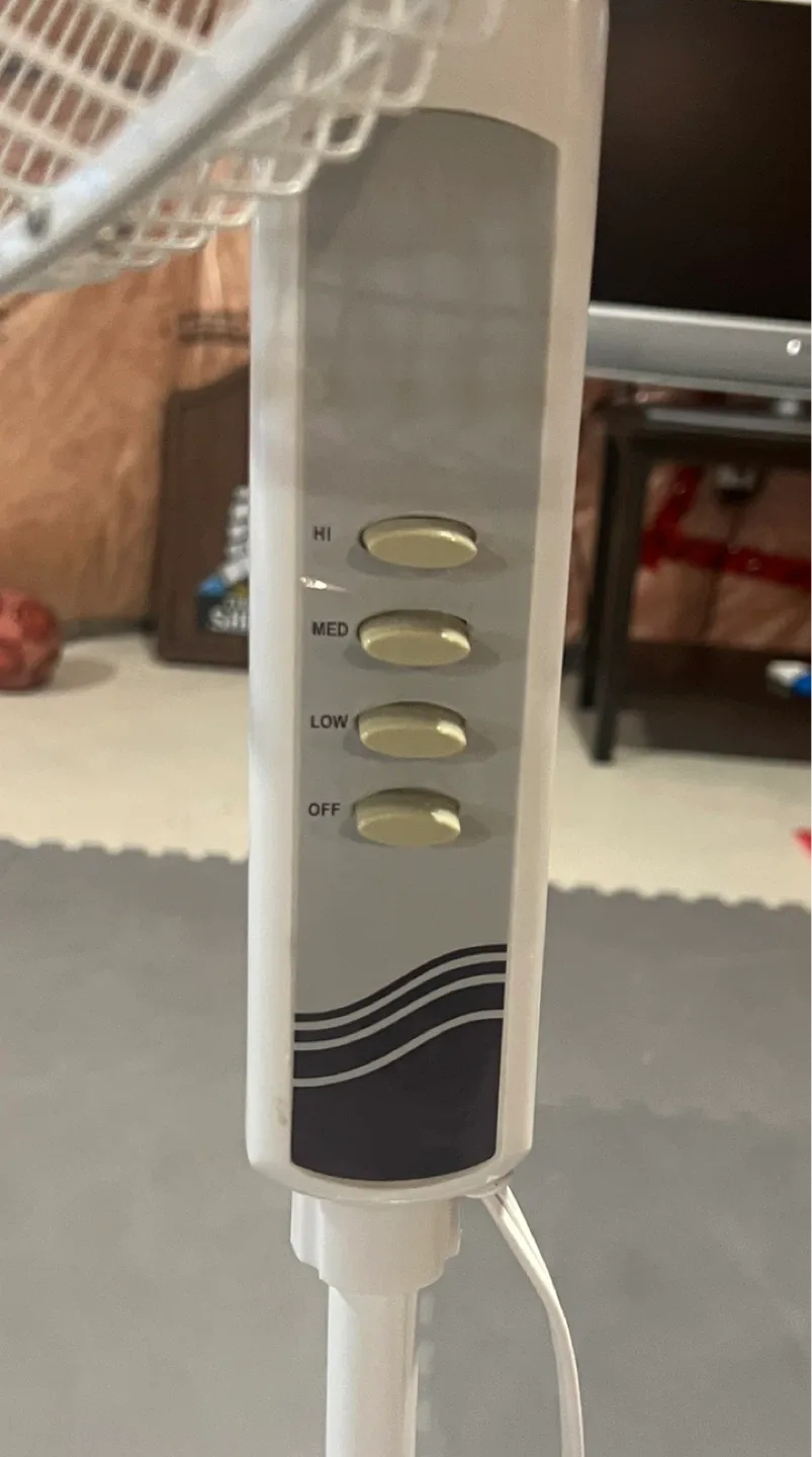 Fusion 16" Stand Fan - White image indicator(2)