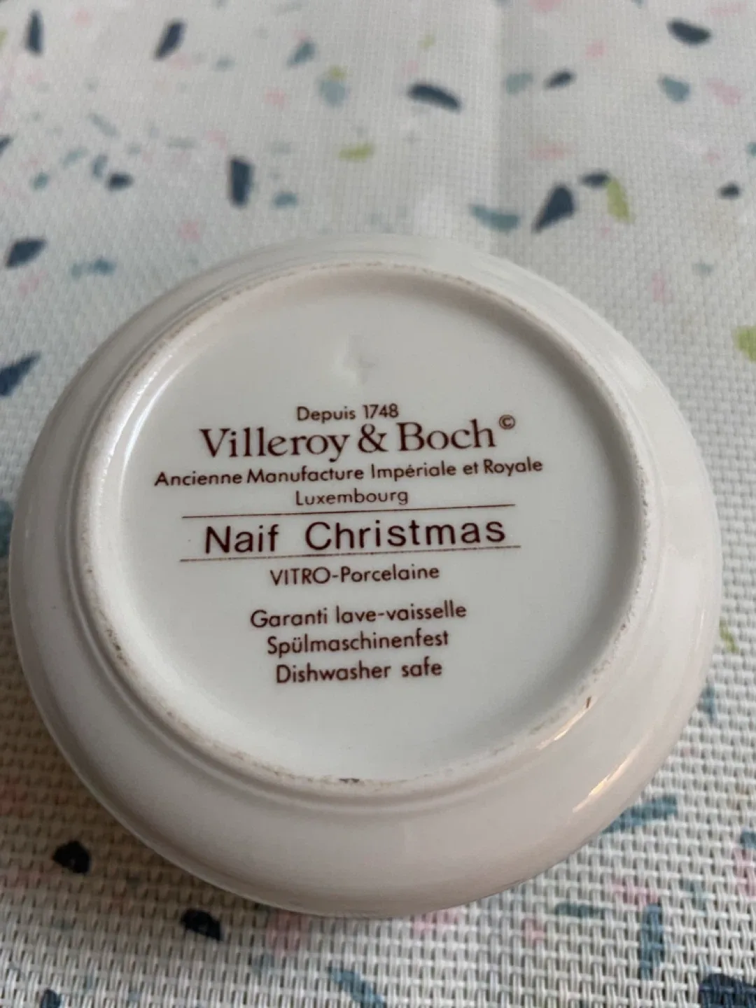 Villeroy & Boch Naif Christmas Vitro-Porcelain Box image indicator(2)