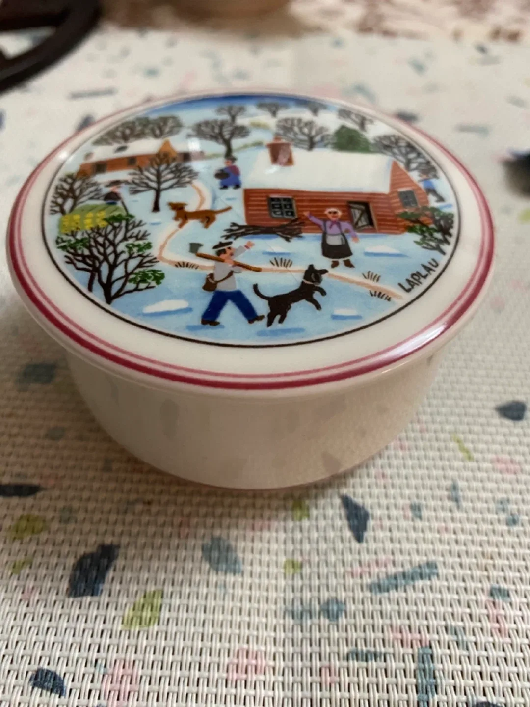 Villeroy & Boch Naif Christmas Vitro-Porcelain Box thumbnail
