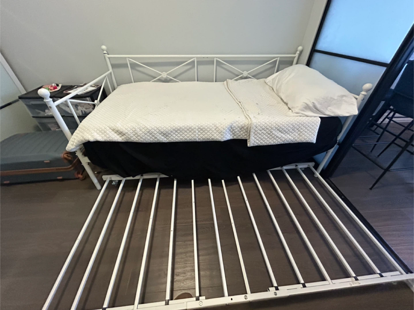 White Metal Daybed with trundle - photo 2