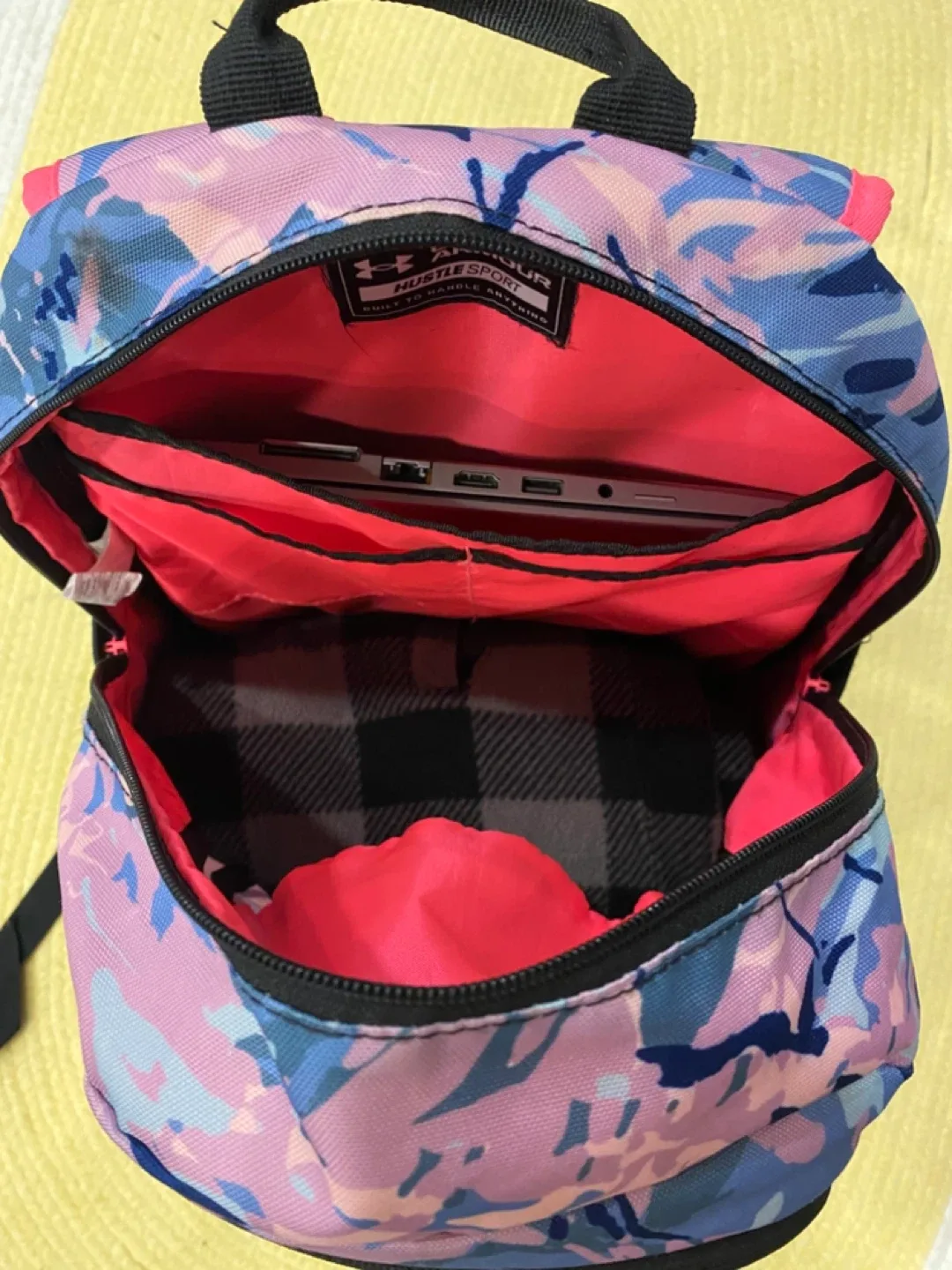 Under Armour Hustle Sport Backpack image indicator(5)