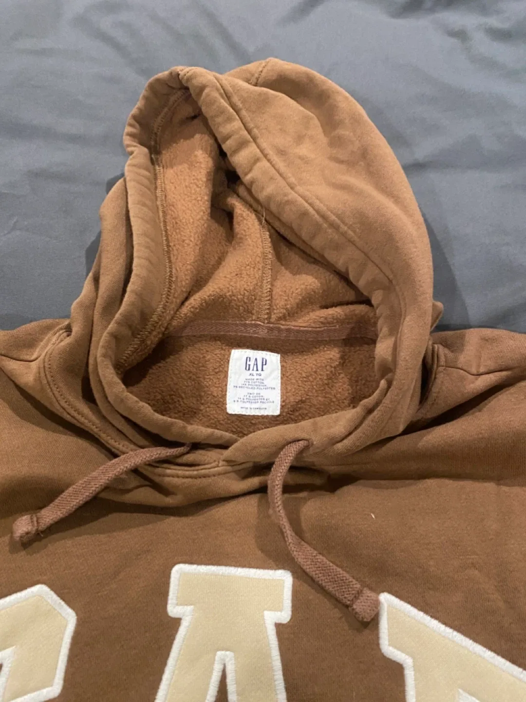 Vintage GAP Brown Hoodie image indicator(3)