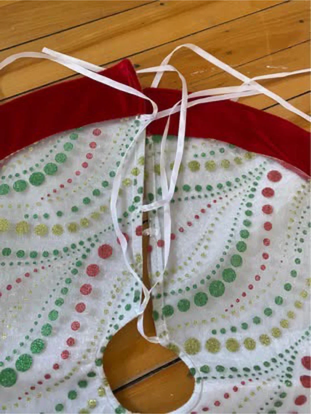 Christmas Tree Skirt - Red, Green, Gold image indicator(4)