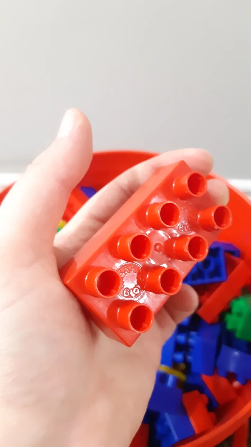 Bucket of Mega Blocks - 200+ pieces image indicator(5)