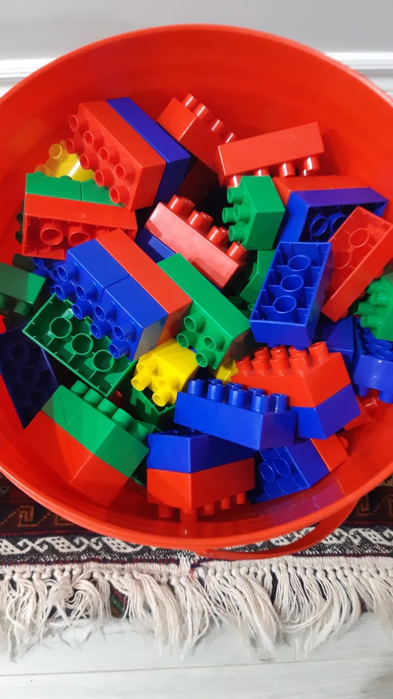 Bucket of Mega Blocks - 200+ pieces image indicator(3)