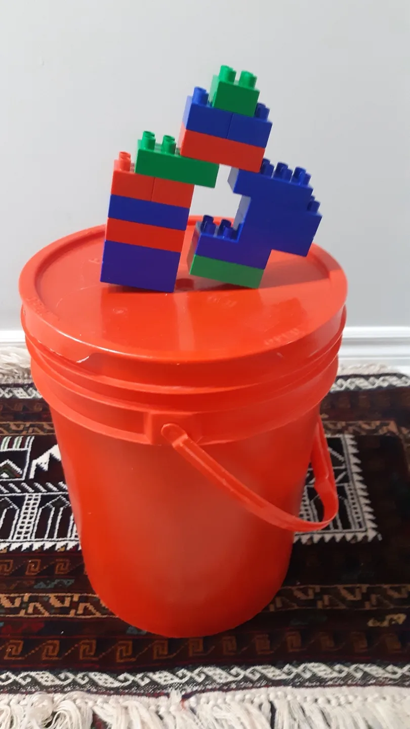 Bucket of Mega Blocks - 200+ pieces image indicator(4)