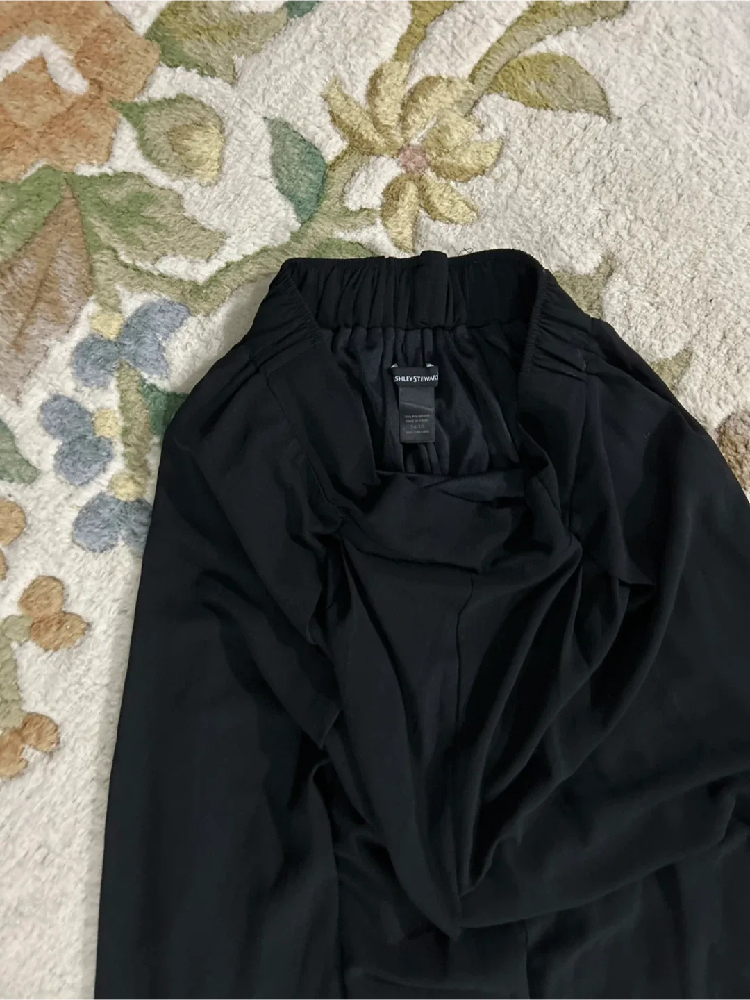Ashley Stewart . Women's Black Pant/Skirt - Size 14 image indicator(2)