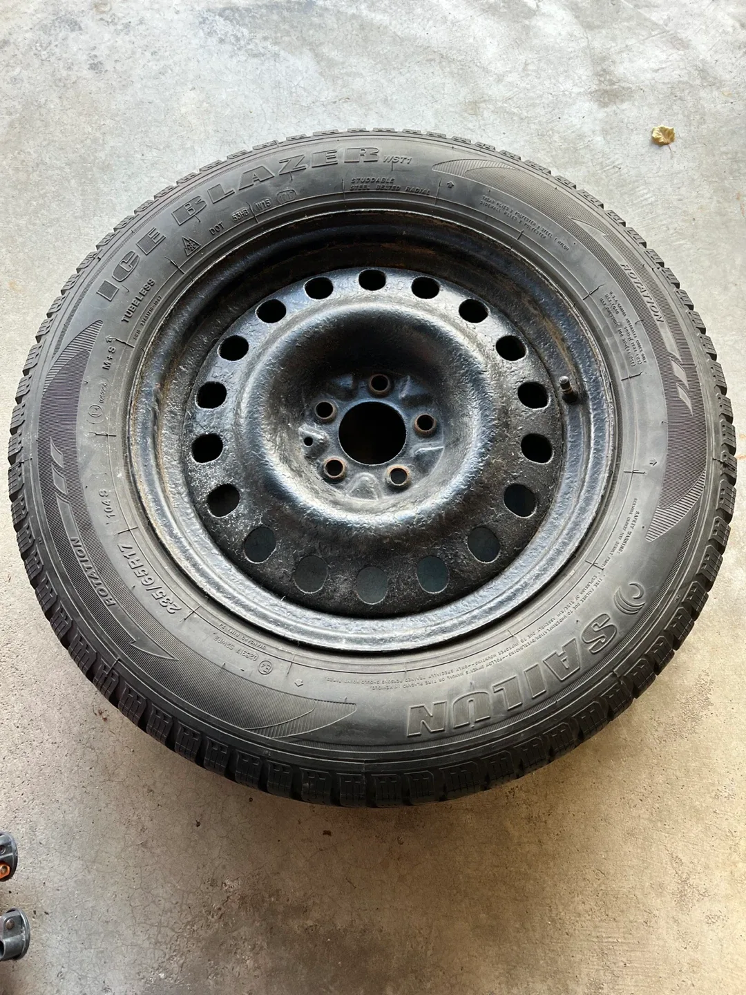 235/65R17 WINTER TIRES Ice Blazers, Set of 4 on RIMS image indicator(5)