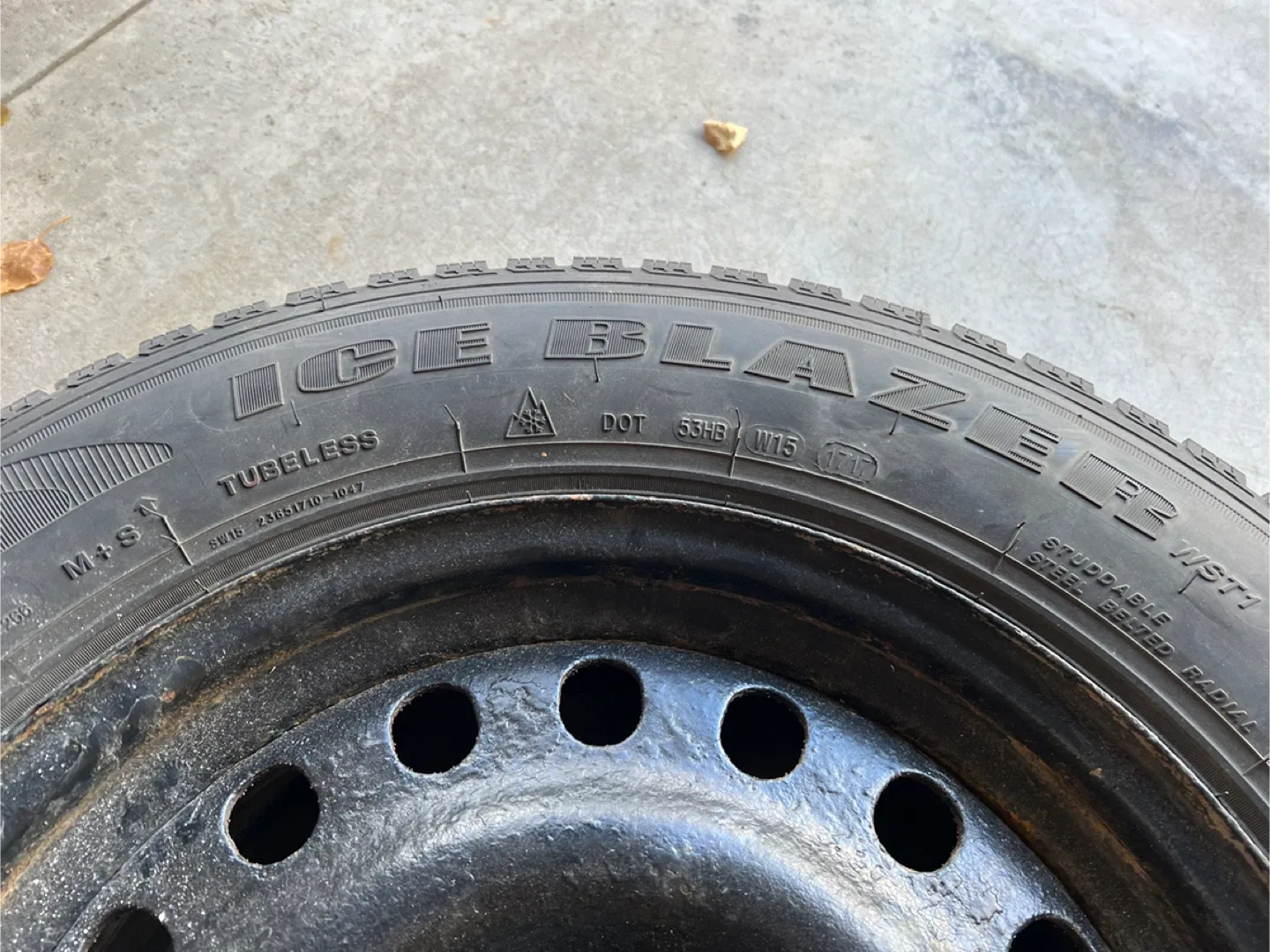 235/65R17 WINTER TIRES Ice Blazers, Set of 4 on RIMS image indicator(2)