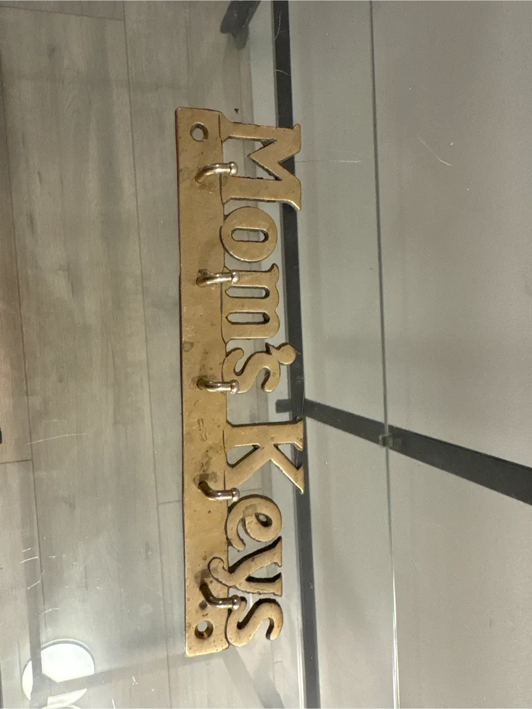 Vintage Solid Brass Mom's Keys Key Holder 7 inches image indicator(2)