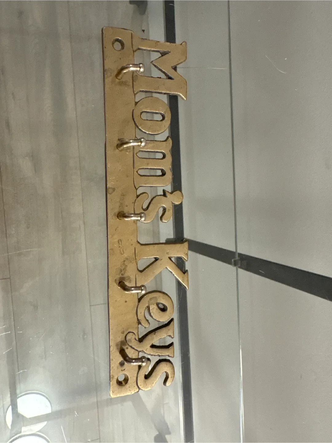 Vintage Solid Brass Mom's Keys Key Holder 7 inches image indicator(3)