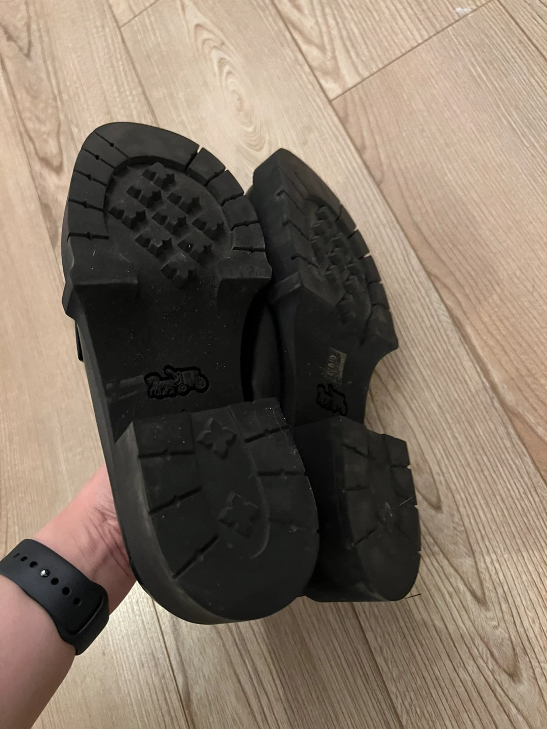 Coach Black Leather Loafers, Size 6 - photo 2