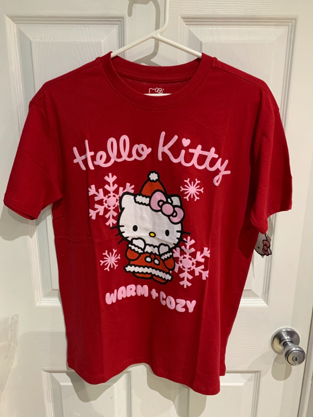 Hello Kitty Warm + Cozy Red T-Shirt - XS/TP