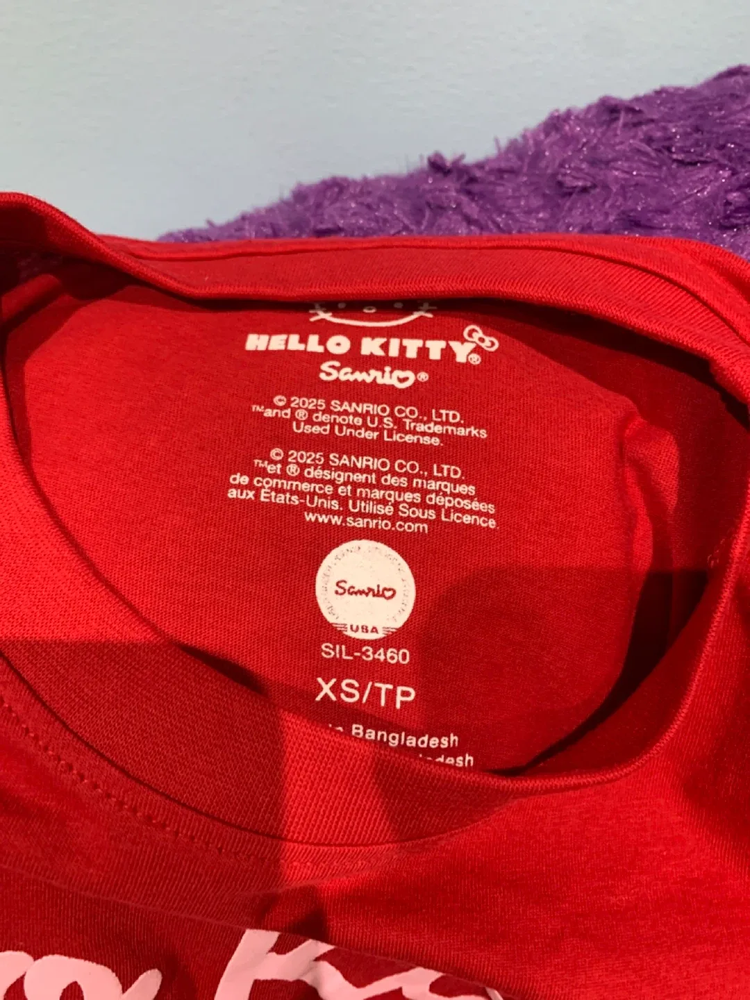 Hello Kitty Warm + Cozy Red T-Shirt - XS/TP image indicator(2)