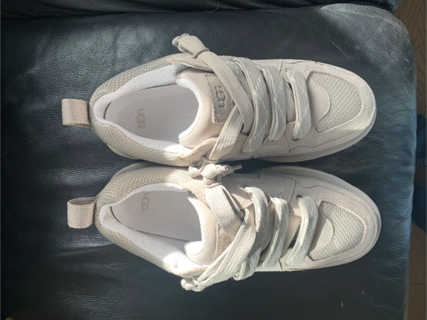 Uggs Lowmel shoes image indicator(3)