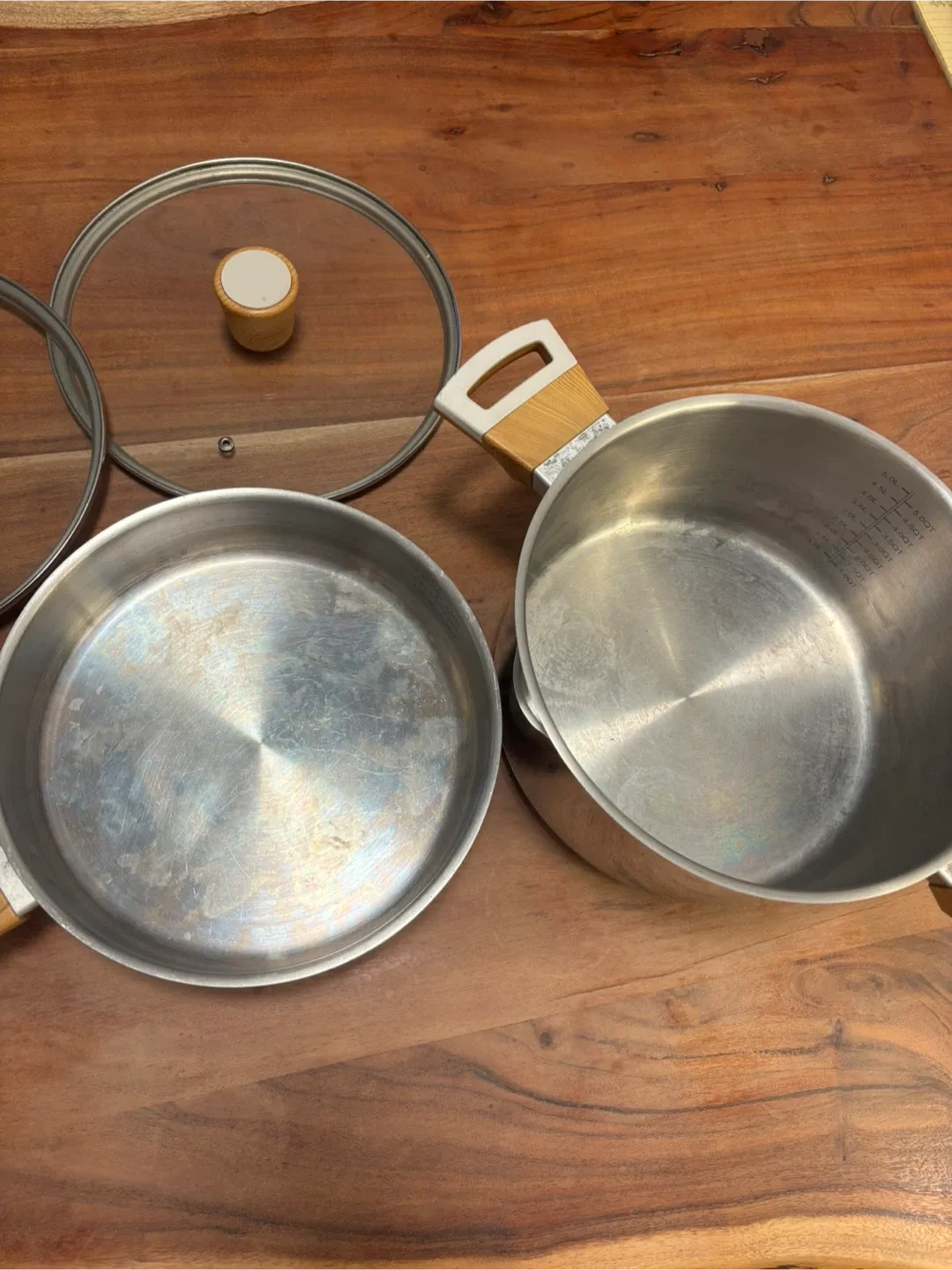 La Sfera Cookware Set (2 Pots with Lids) image indicator(2)