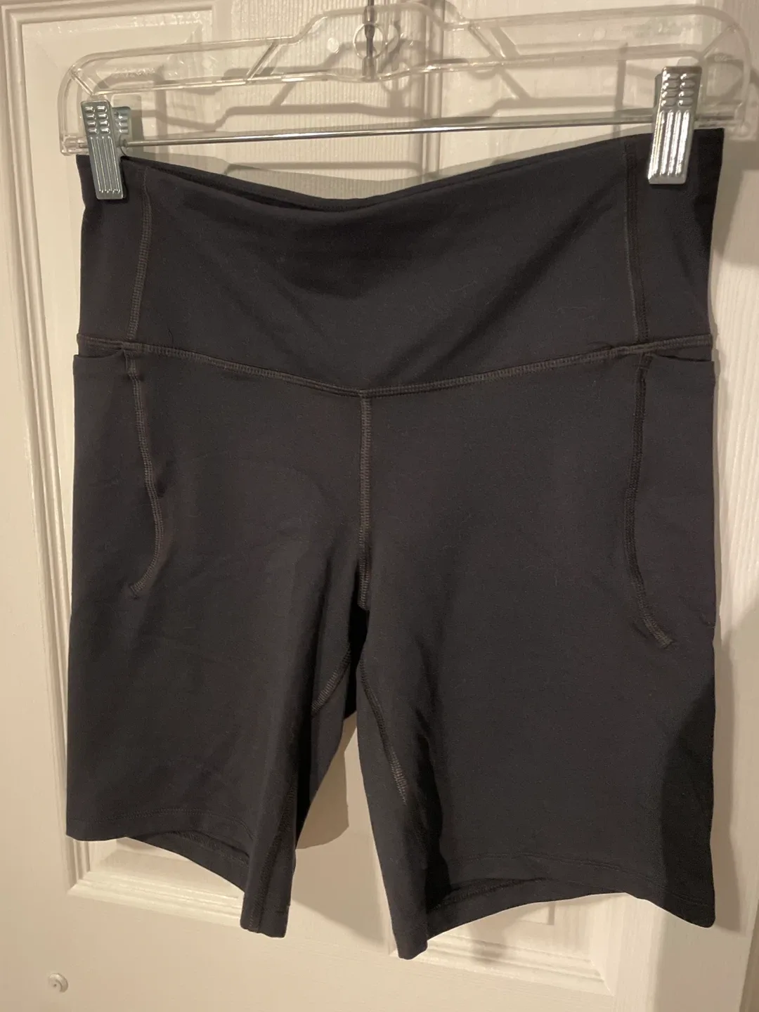Under Armour Fitted Shorts - Size M