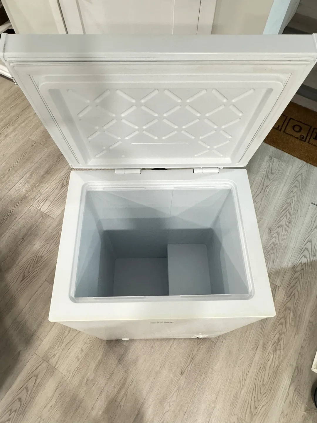Master Chef Chest Freezer - White image indicator(5)