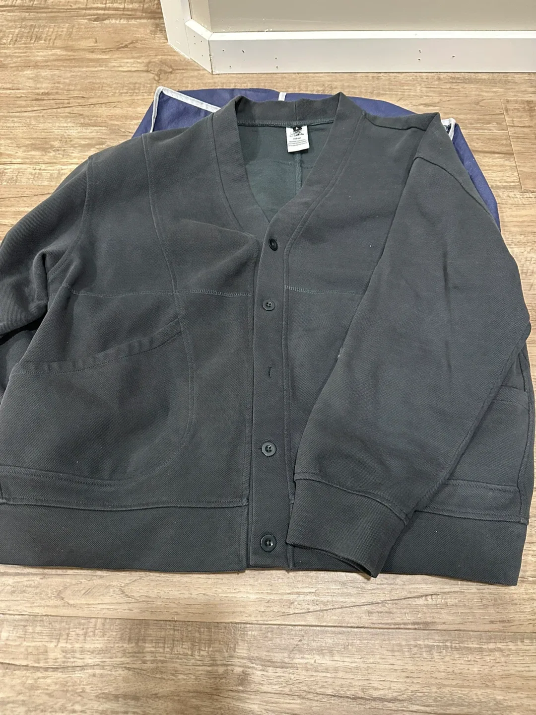 Uniqlo Gray Cardigan - Size M thumbnail