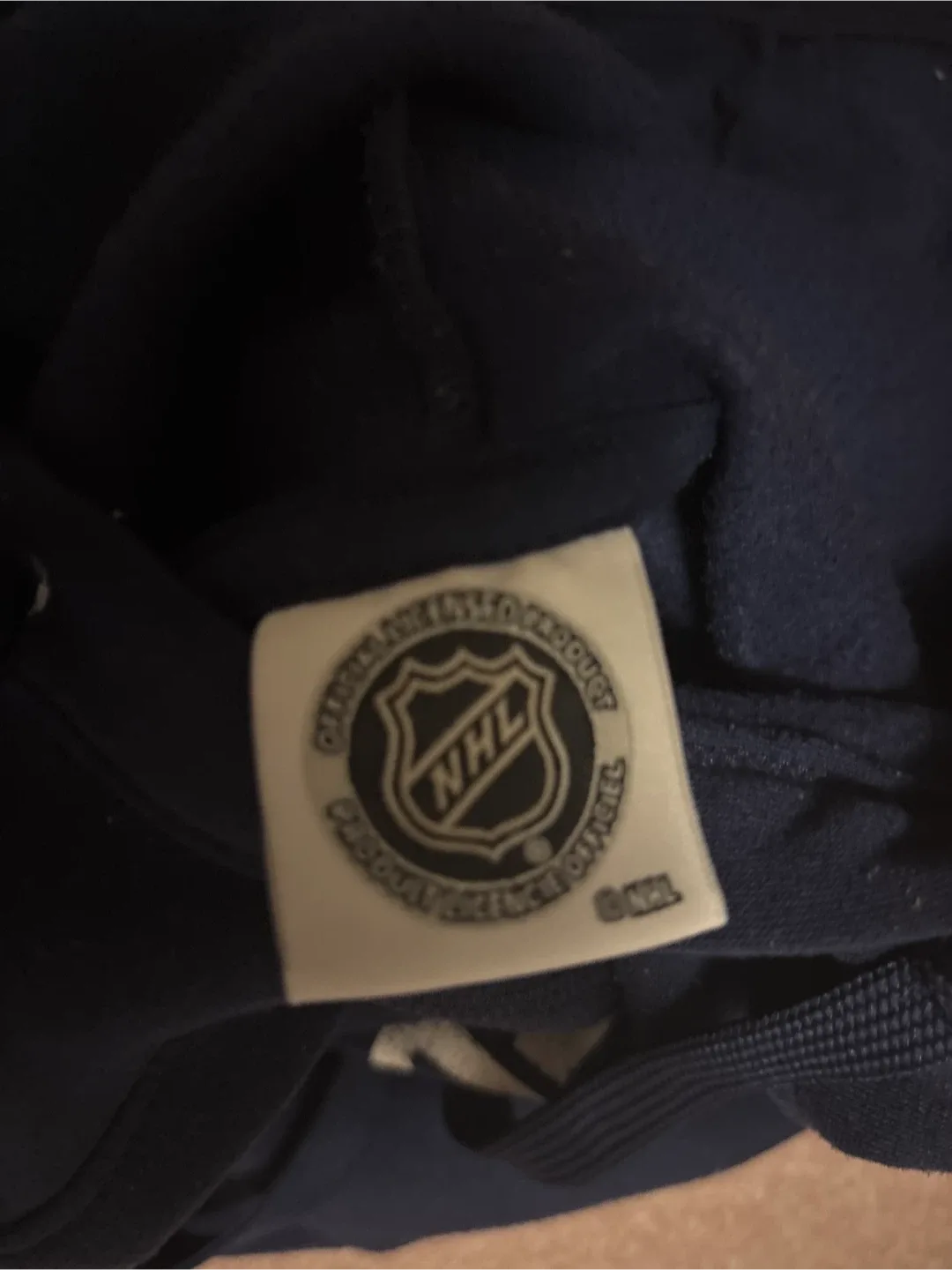 Toronto Maple Leafs NHL Hoodie - Size Large image indicator(2)