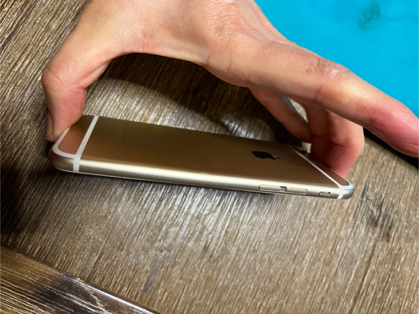 iPhone 6s Gold 64Gb Unlocked - photo 4