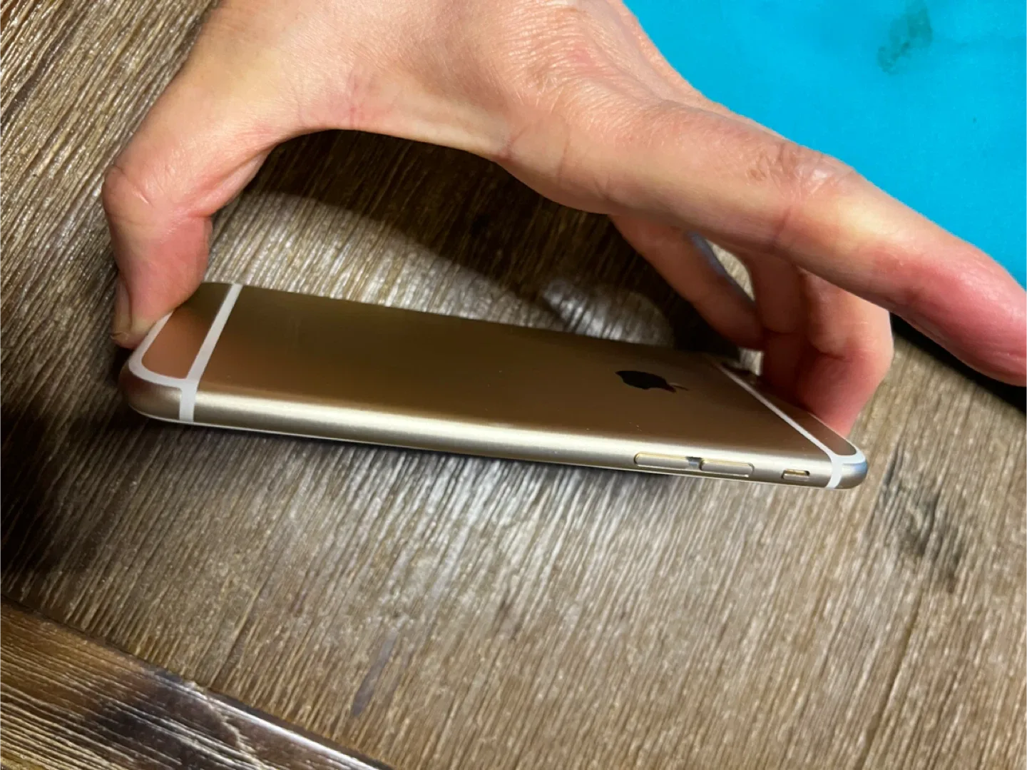 iPhone 6s Gold 64Gb Unlocked image indicator(4)