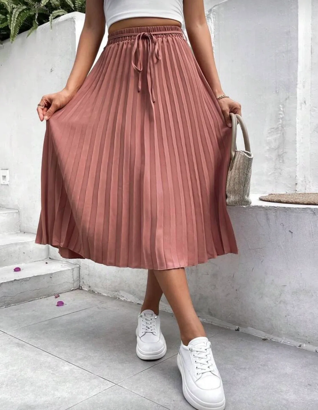 Emery Rose Pleated Skirt - Size L image indicator(6)
