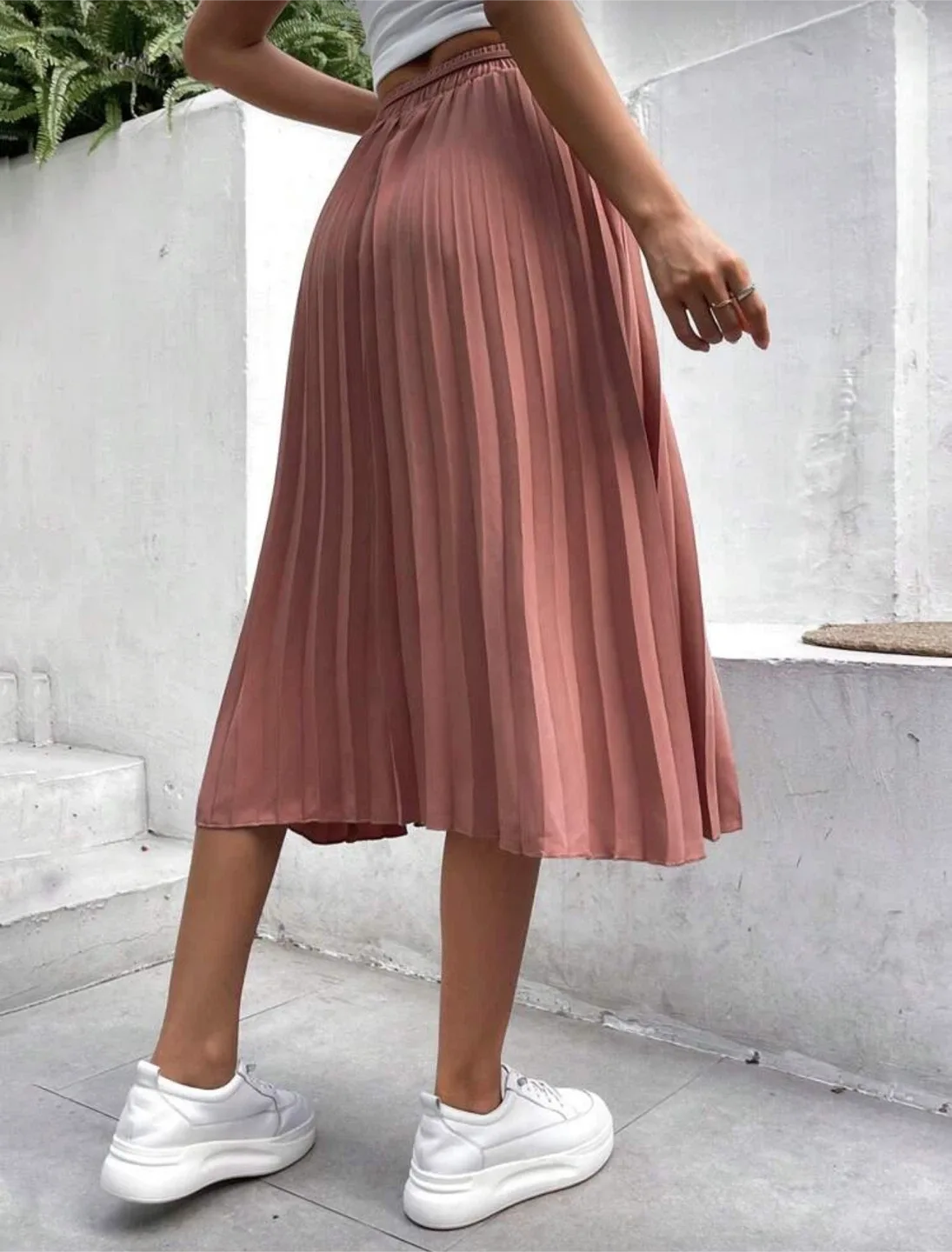 Emery Rose Pleated Skirt - Size L image indicator(5)