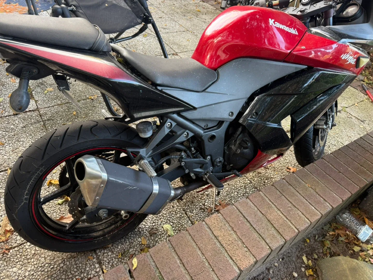 2010 Kawasaki Ninja Motorcycle - Red & Black image indicator(3)