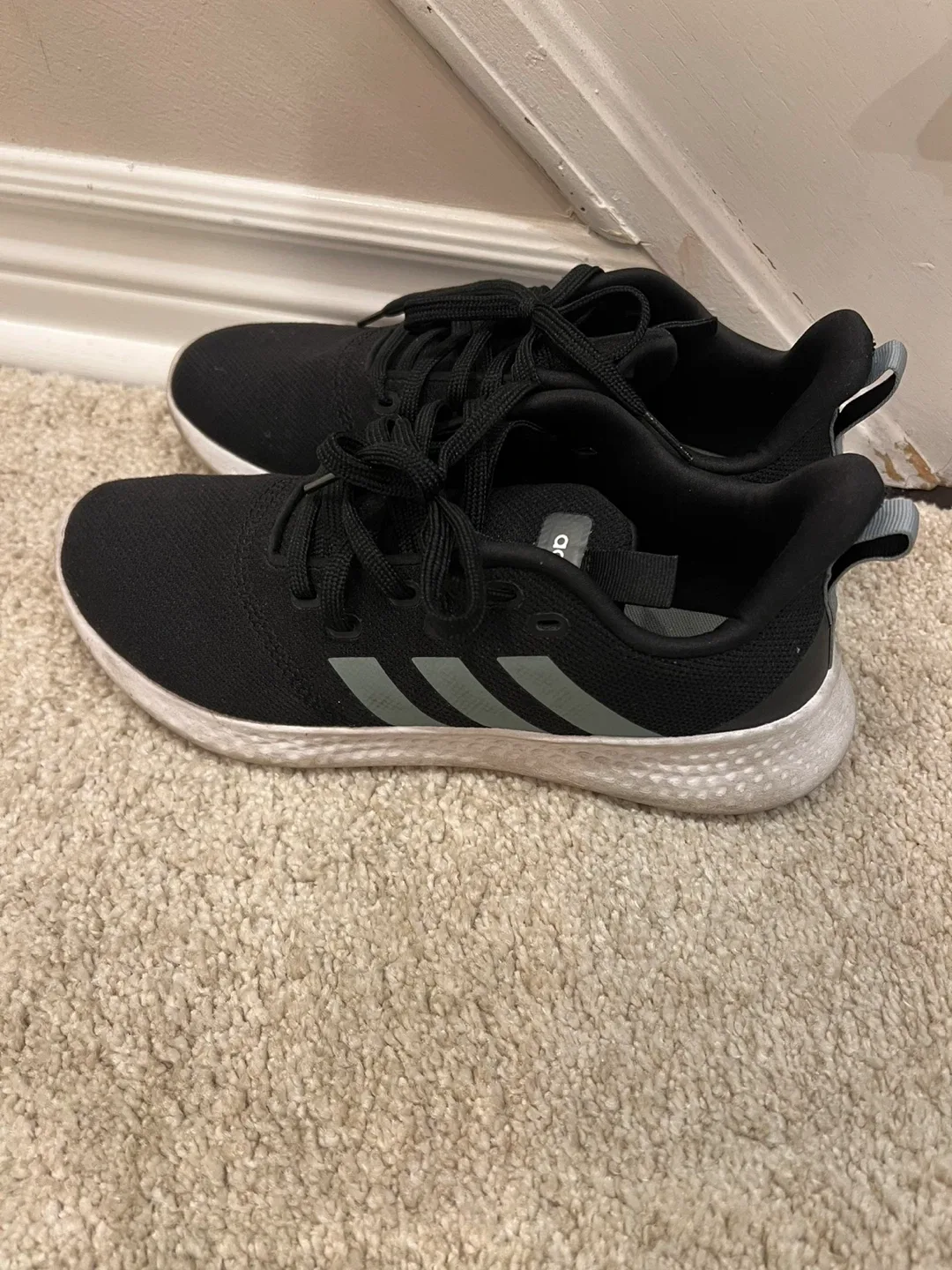 Nike running shoes image indicator(2)