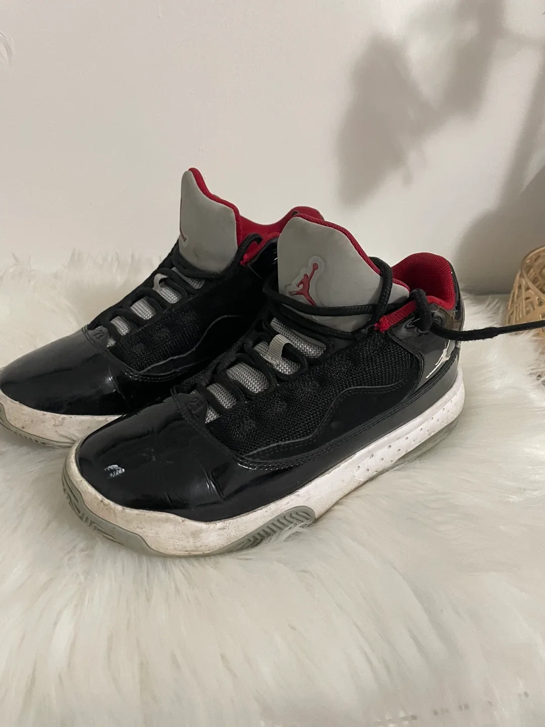 Jordan Boys' Basketball Shoes - Size 4Y image indicator(3)