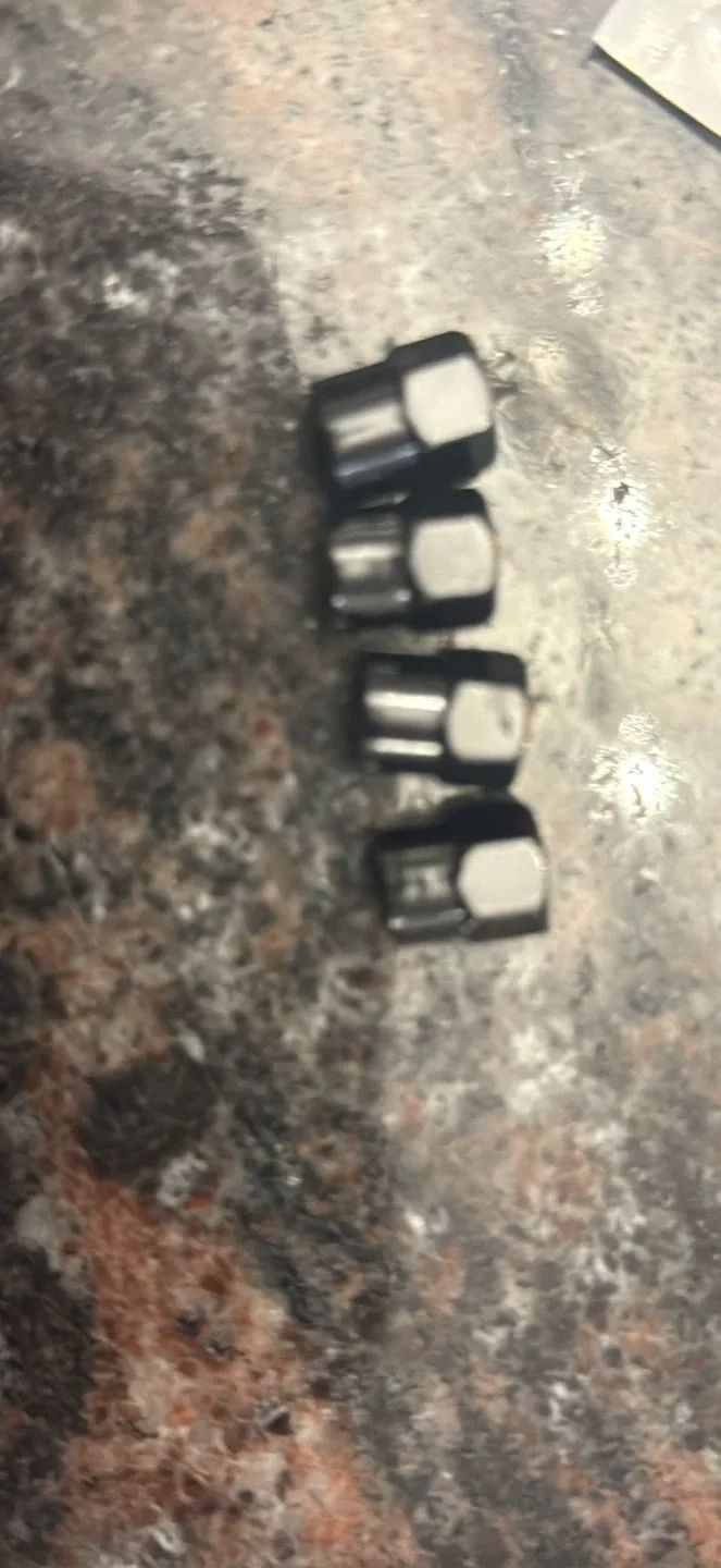 4x Tire Valve Stem Caps - Canada Flag image indicator(2)