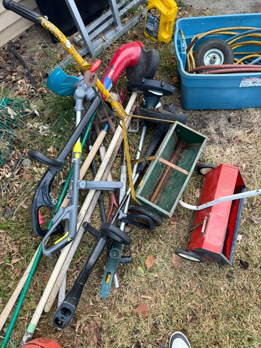 Lawn Care Tools - Toro Weed Eater & More