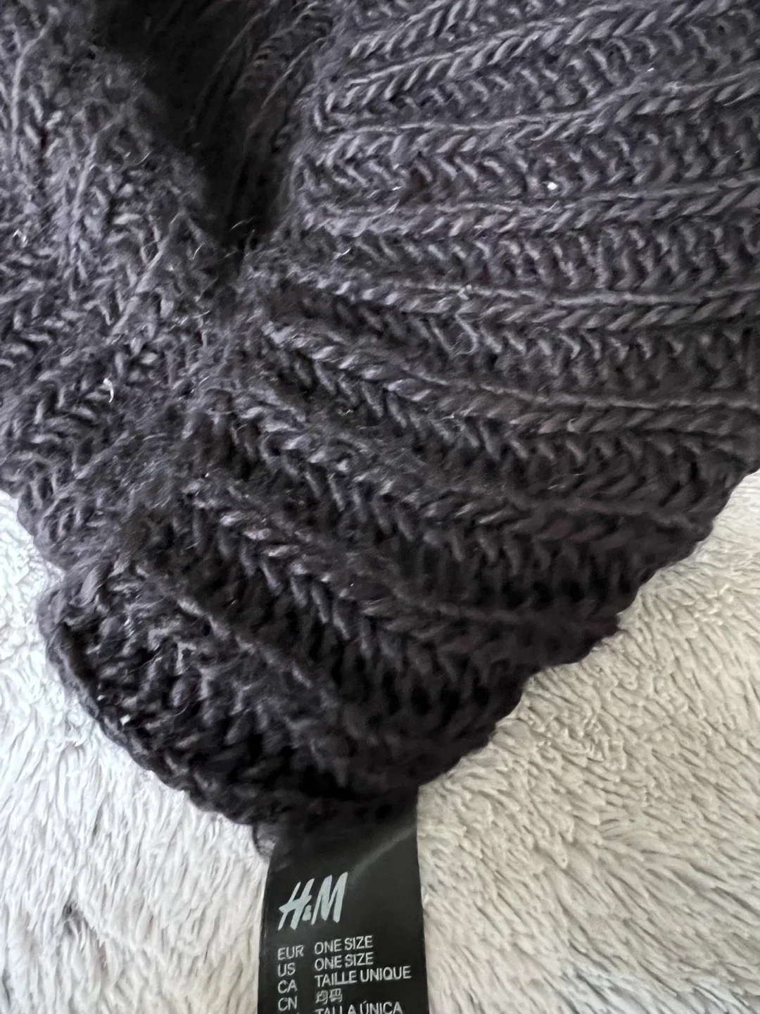 Men’s H&M Black Knit Infinity Scarf - One Size image indicator(5)