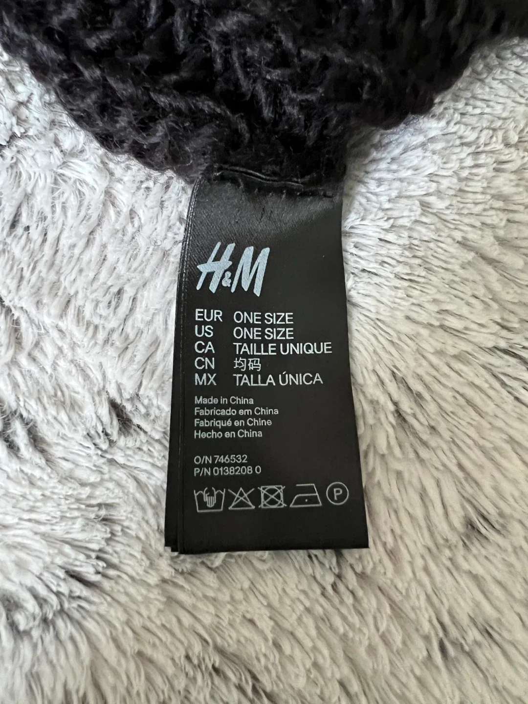 Men’s H&M Black Knit Infinity Scarf - One Size image indicator(6)