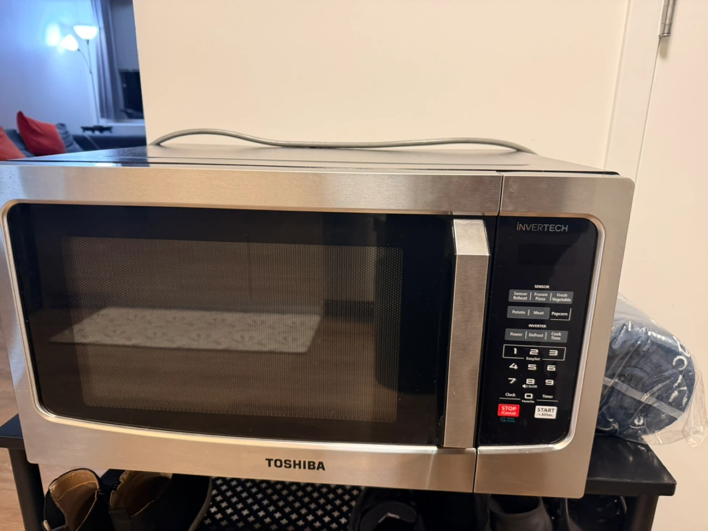 Microwave- Toshiba 1.6 cu ft Microwave Oven ML-EM45PIT(SS)